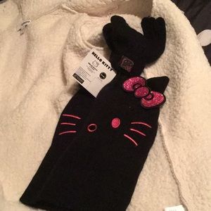 Hello Kitty..  hat and gloves.  Bigger Girls